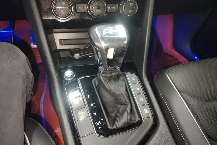 Used Volkswagen Tiguan L 2021 330TSI Automatic Two-Wheel Drive R-Line Flagship Edition
