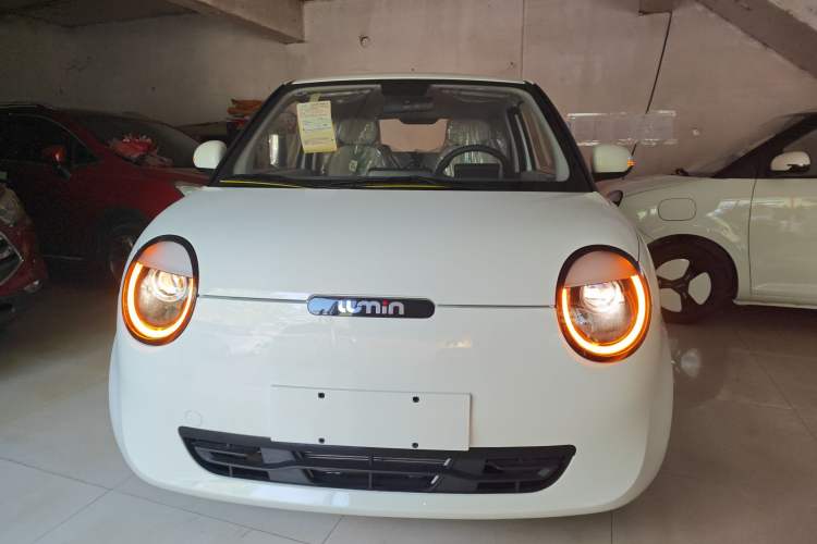 Used CHANGAN NEVO Lumin 2025 205 km Xiangqin Version Front