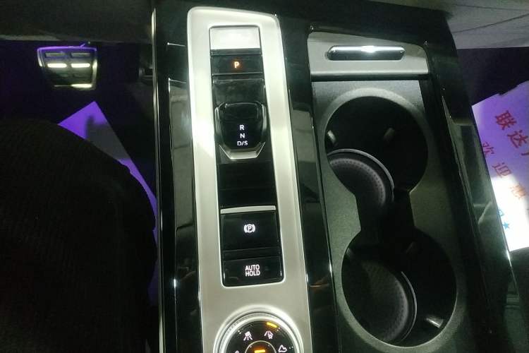 Used Volkswagen Tavendor 2023 380TSI Four-Wheel Drive R-Line Cruise Edition Gear Lever