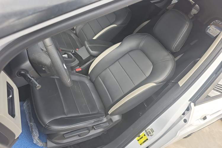 Used Wuling Zhengcheng 2021 1.5T Manual Luxury Version Left Front Seat