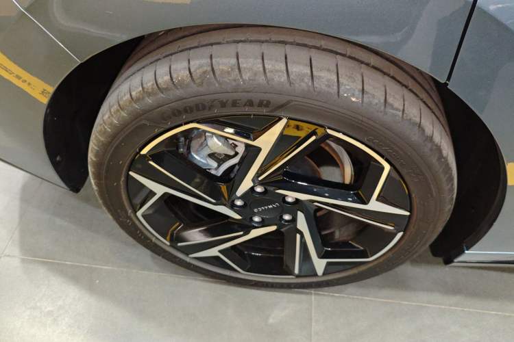 Used Lynk & Co 07 2024 EM-P 126 Long-Range Ultra