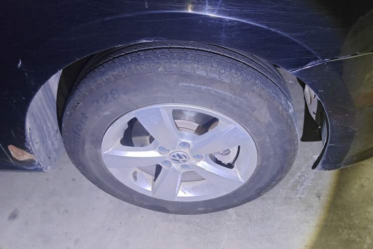 Used Volkswagen Lavida 2013 Revised Classic 1.6L Automatic Fashion Edition Exterior 7