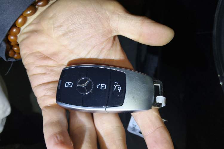 Used Mercedes-Benz Vito 2018 2.0T Elite Version 7 Seats China VI Emission Standard
