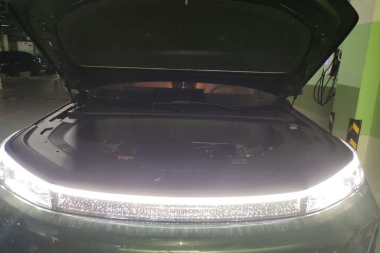 Used Geely Galaxy M9 2025 Model 230km Two-Wheel-Drive Exploration Edition

