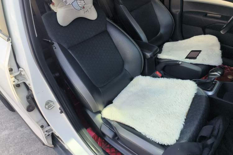 Used Kia kx1 Stonic 2019 1.4L Automatic Sport Edition China VI Right Front Seat