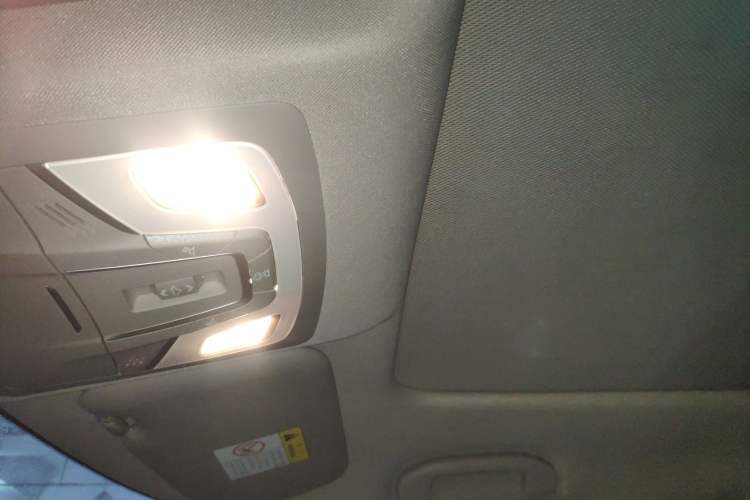 Used Venucia T60 2020 1.6L CVT Smart Drive Version China VI Standard
