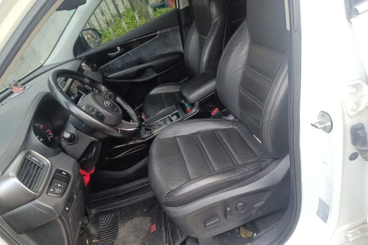 Used Kia Sorento 2015 Sorento L 2.4L Gasoline 4WD Elite Edition 5 Seats China IV Standard
