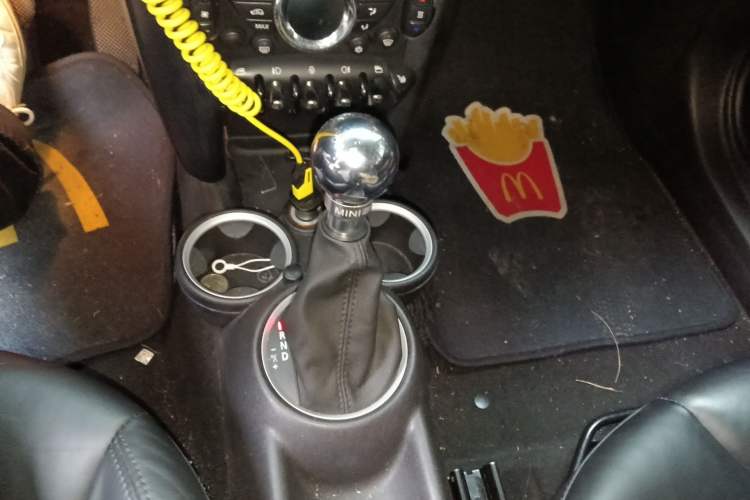 Used MINI 2011 1.6L COOPER Fun Gear Lever