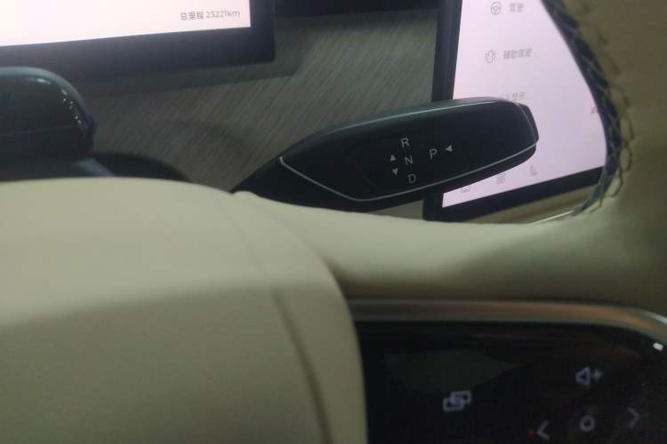 Used Chery Fengyun T9 2024 120 Long-Range Flagship Version 7 Seats Ternary Lithium Gear Lever