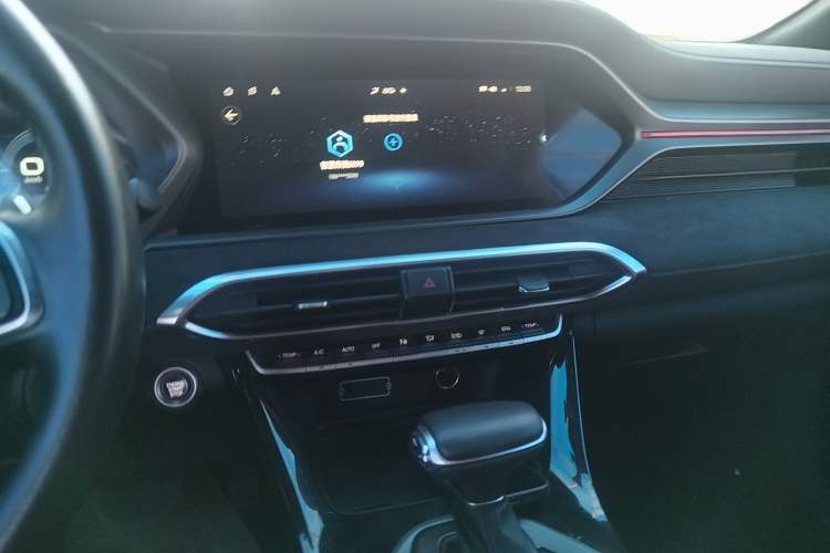 Used GAC Trumpchi GS4 COUPE 2020 270T Automatic Luxury Edition Audio And AC Panel