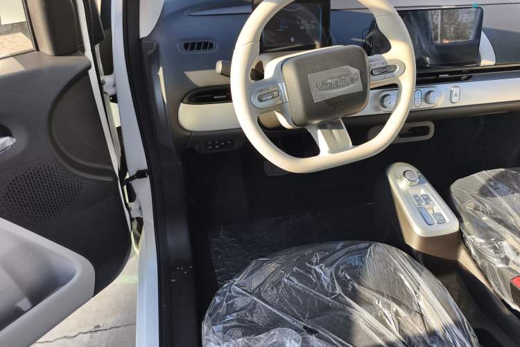 Used CHANGAN NEVO Lumin 2026 Model Treasure Edition 205km Passionate Beige Ningde