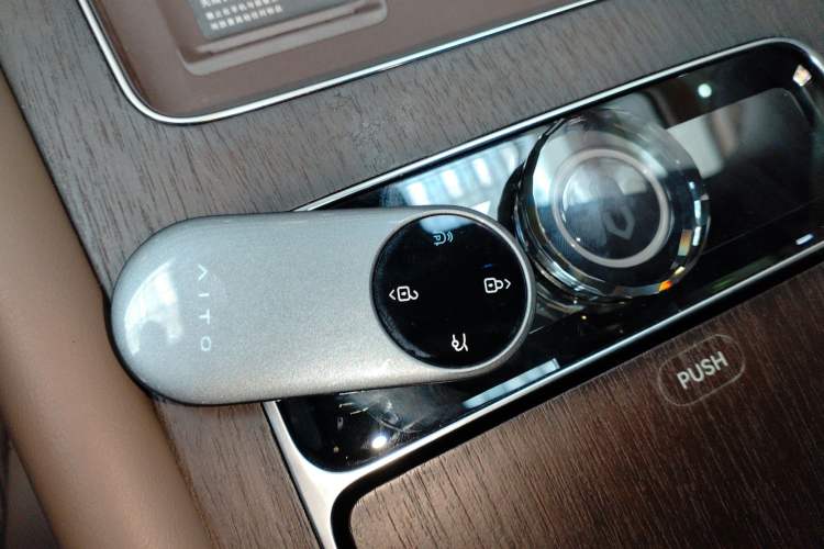 Used Hima AITO M9 2024 All-Electric Ultra Version 100 kWh 5-Seater Model
