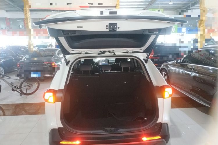 Used Toyota RAV4 2020 2.0L CVT Two-Wheel Drive Fashion PLUS Edition
