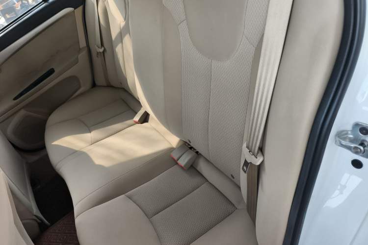 Used Roewe 350 2015 1.5L Manual Luxury Sunroof Edition