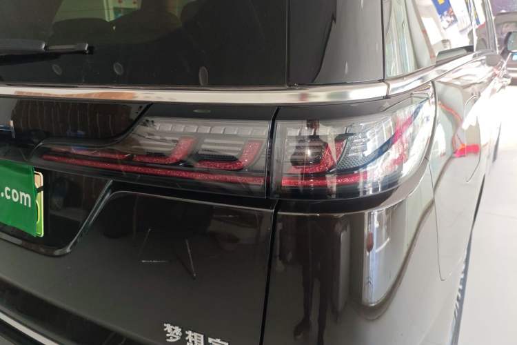 Used VOYAH Dream 2025 PHEV Four-Wheel-Drive Flagship Kunpeng Edition
