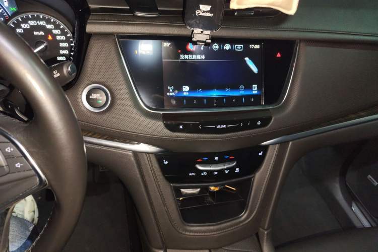 Used Cadillac XT5 2018 25T Luxury Model
