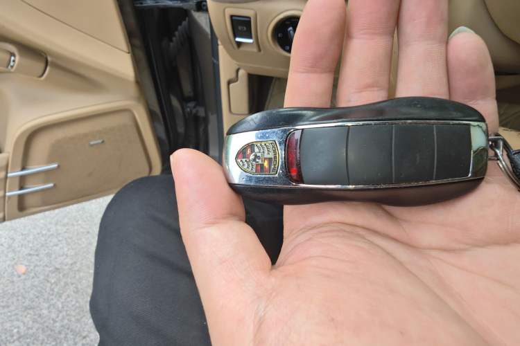 Used Porsche Cayenne  Vehicle Key