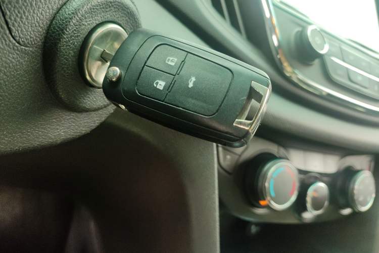 Used Chevrolet Monza 2019 Redline 320T Dual-Clutch Joyful Edition China VI Standard