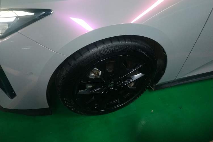 Used CHANGAN UNI-V 2024 1.5T Smart Navigation Version Exterior 7