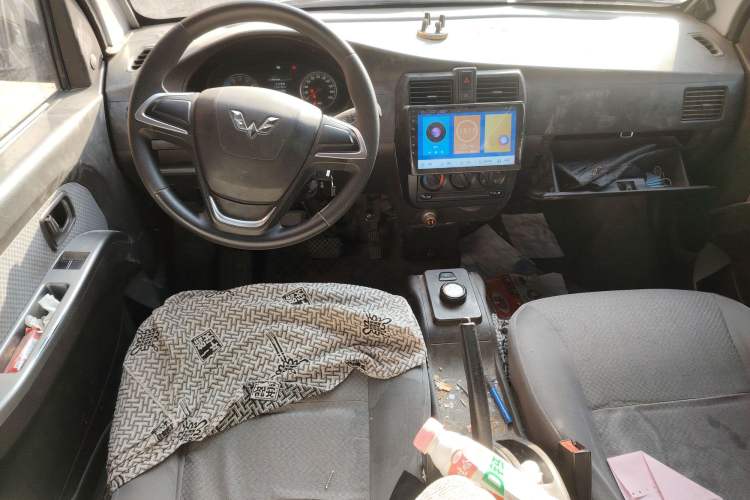 Used Wuling Rongguang EV 2020 Basic Version 7-Seater 300 km
