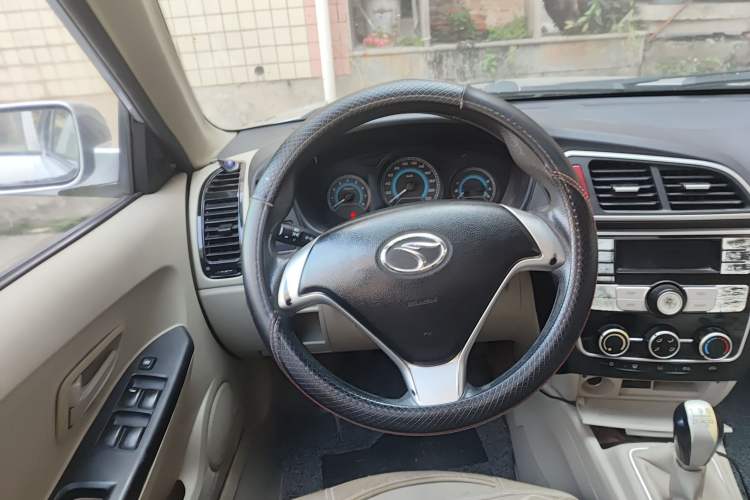 Used Soueast V3 Lingyue 2014 1.5L Manual Entry-Level Version

