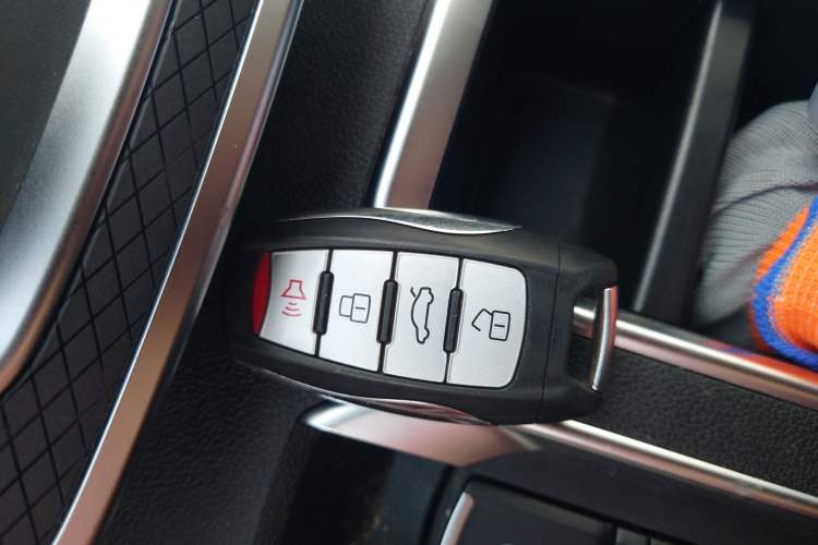 Used Haval M6 2023 PLUS 1.5T DCT Elite Smart Connectivity Model
