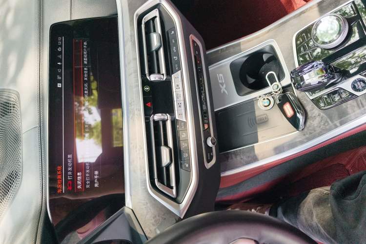 Used BMW X5 2022 xDrive 30Li Luxury M Sport Package
