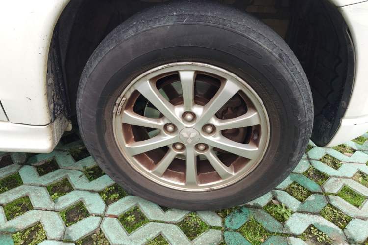 Used Mitsubishi ASX 2012 2.0 Front-Wheel-Drive Xuan Yue Navigation Edition
