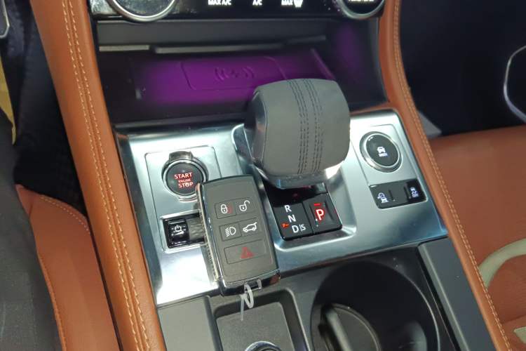 Used Jaguar F-PACE 2024 P250 R-Dynamic SE
