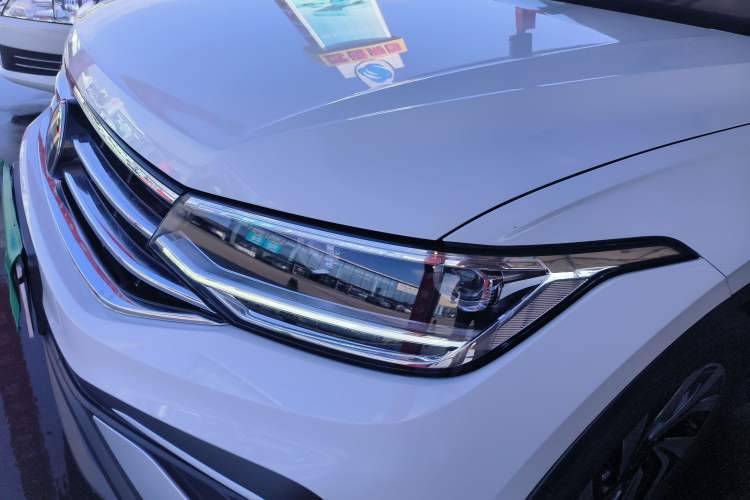 Used Volkswagen Tiguan L 2024 300TSI Automatic Two-Wheel Drive Smart Edition Left Front Headlight