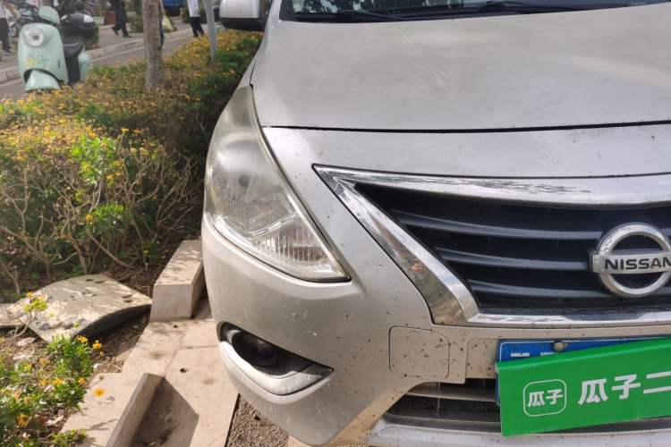 Used Nissan Sunny 2014 1.5XL Manual Deluxe Edition Right Front Headlight