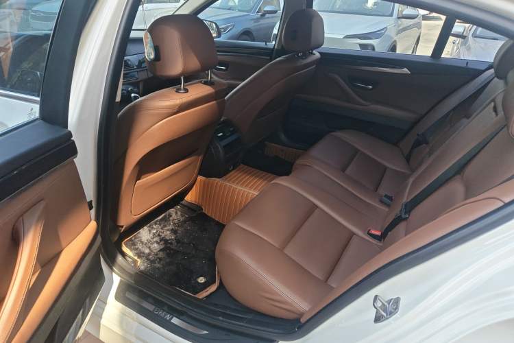 Used BMW 5 Series 2014 520Li Elegant Model
