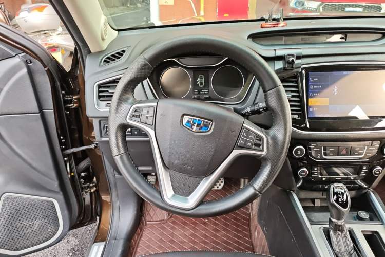 Used Geely Auto Vision X6 2016 1.3T CVT Flagship Model
