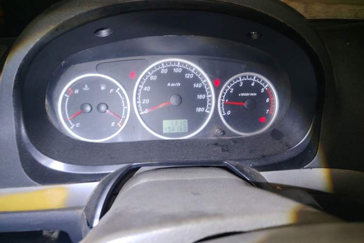 Used Foton Scenic 2014 2.0L Express Classic Short-Wheelbase Low-Roof 4Y20M