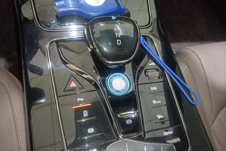 Used BYD Han 2024 EV Glory Edition 506KM Front-Wheel-Drive Premium Model Gear Lever