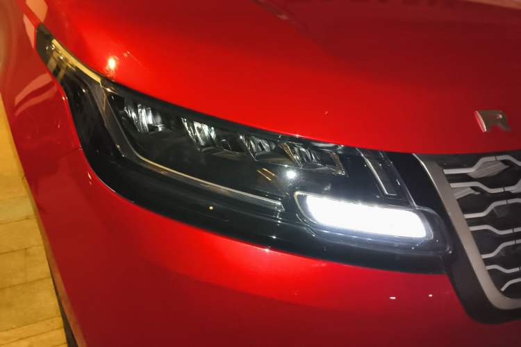 Used Land Rover Range Velar 2019 250 PS