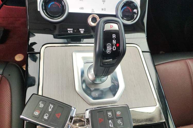 Used Land Rover Range Evoque 2023 Aurora L 249 PS Luxury Edition
