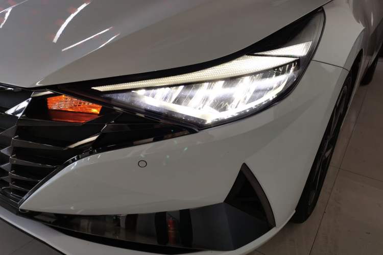 Used Hyundai Elantra 2022 1.5L CVT LUX Prestige Edition
