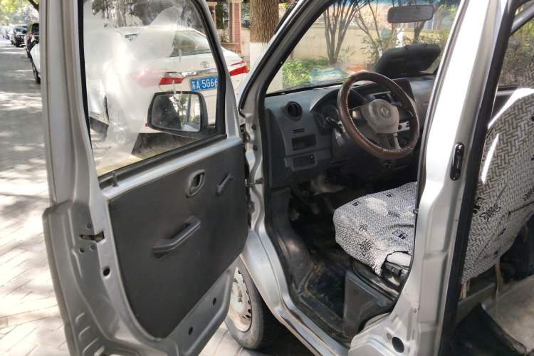 Used Dongfeng Xiaokang K07S 2016 1.2L Practical Version DK12-10 Driver Seat