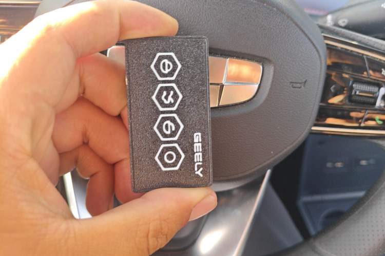 Used Geometry E Firefly 2023 320KM Cute & Handsome Tiger 5 Seats
