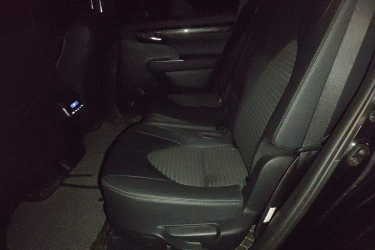 Used Toyota Crown Kluger 2022 2.0T Four-Wheel Drive Prestige Edition Left Rear Seat