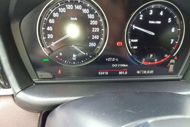 Used BMW X1 2021 sDrive20Li Fashion Model Odometer Close Up