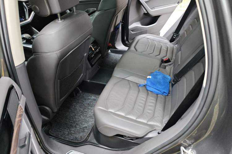 Used Volkswagen Touareg 2020 2.0 TSI RuiShang Edition China VI Standard Left Rear Seat