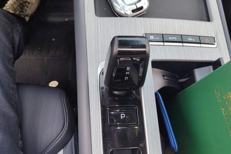 Used Geely Auto FX11 2024 1.5TD DCT Dragon Edition Gear Lever