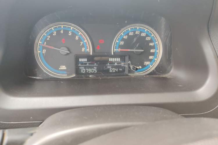 Used Baojun 730 2014 1.5L manual Comfort ESP version 7 seats Odometer Close Up