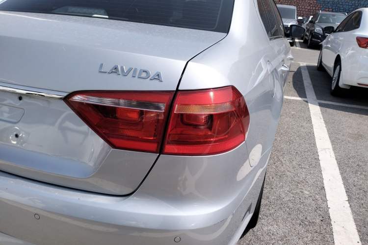 Used Volkswagen Lavida 2013 Restyled Classic 1.6L Automatic Comfort Edition