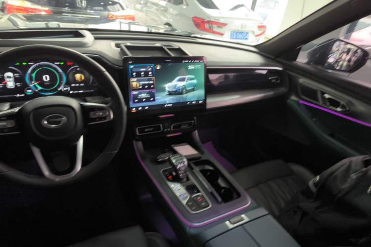 Used GAC Trumpchi GS8 2022 Flagship Series 2.0 TGDI Two-Wheel-Drive Prestige Edition (7 Seats)
