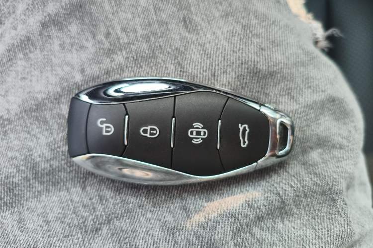 Used Hongqi H5 2025 1.5T DCT Qiyun 500 000th Unit Commemorative Edition Vehicle Key