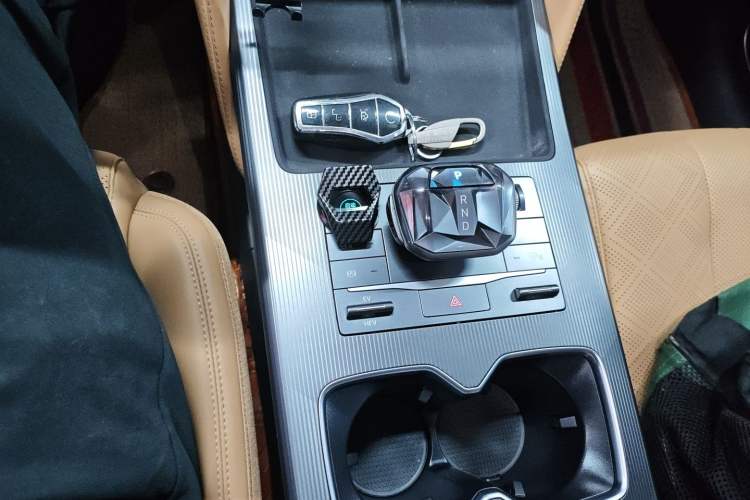 Used BYD Song L DM-i 2024 112 km Leading Edition Gear Lever