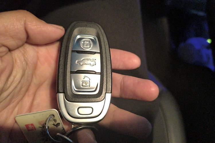 Used Hongqi E-QM5 2022 431 km Charge & Enjoy Edition
